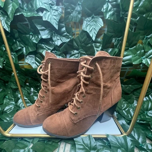 Spring Booties - Picture 2 of 5